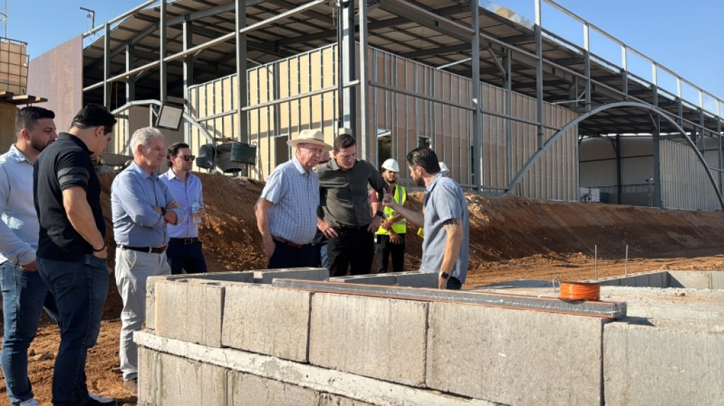 Prefeito visita canteiro de obras de novo cemitério em Sinop; empreendimento destina espaço para atendimento social
