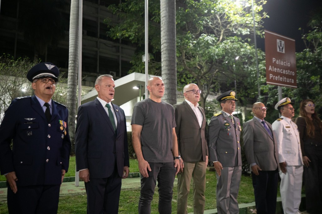 Desfile de 7 de Setembro reúne Abilio, Pivetta e principais autoridades de Mato Grosso