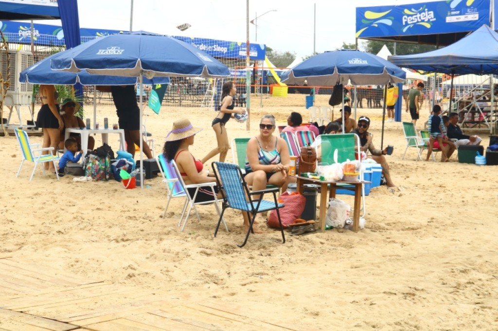 Festeja Sinop: Festival de Praia reúne famílias na Praia do Cortado; programação segue neste sábado (12) e domingo (13)
