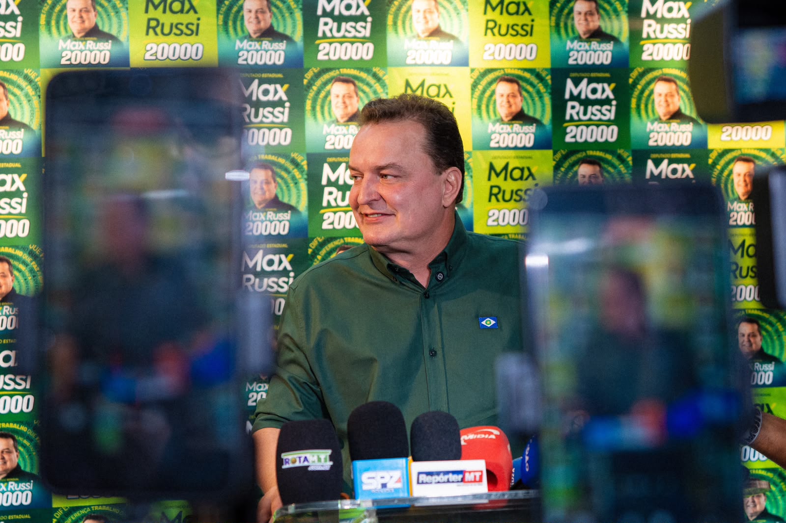 Max Russi reúne 5 mil pessoas na Musiva ao lado de Janaína Riva e Mauro Mendes em lançamento de campanha