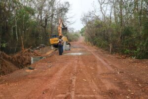 Prefeitura de Várzea Grande realiza manutenção viária em bairros e em avenidas nesta quinta-feira (10)