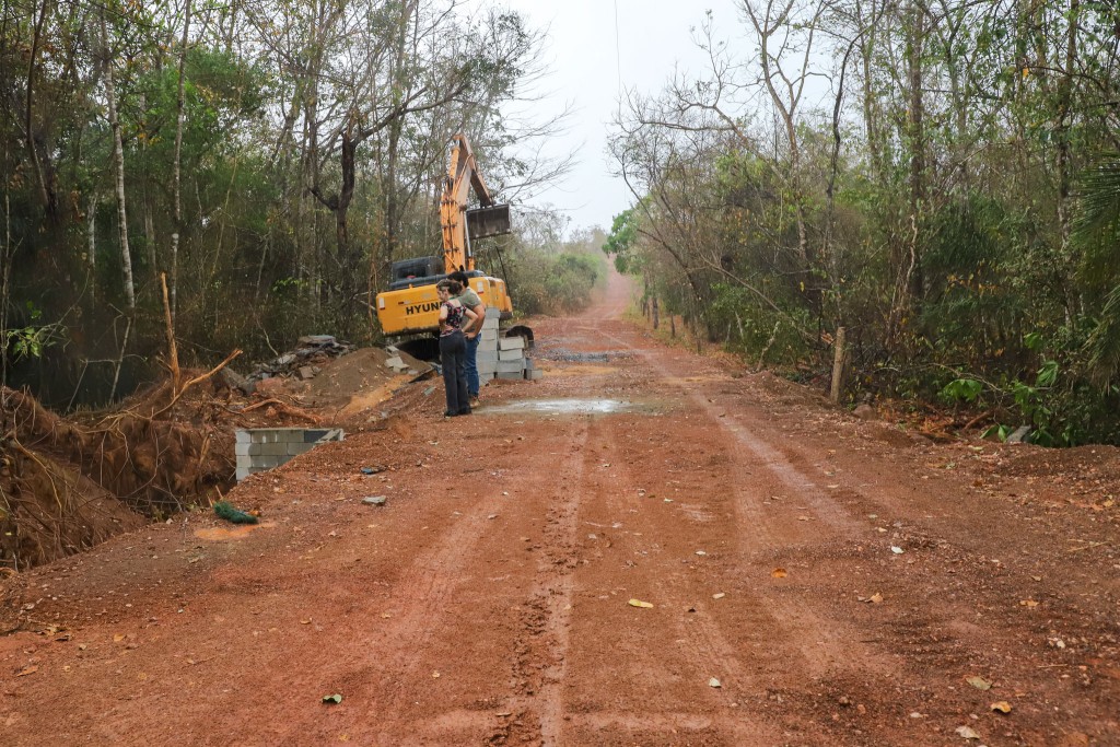 Prefeitura de Várzea Grande realiza manutenção viária em bairros e em avenidas nesta quinta-feira (10)