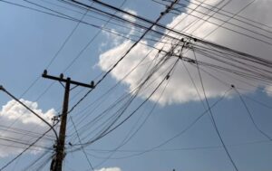 Primavera do Leste retira mais de 5 mil metros de cabos irregulares em mutirão