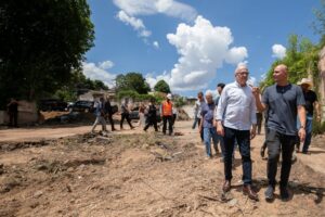 Prefeito e governador acompanham início da revitalização completa do Largo do Rosário