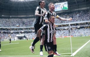 Atlético-MG vence o Fluminense e assume a sétima posição