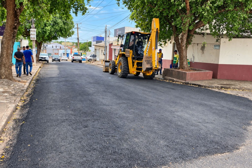 Avenida Governador José Fragelli receberá microrrevestimento após obra de drenagem