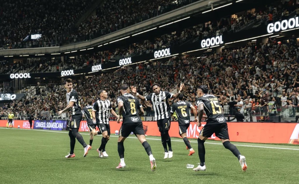 Atlético-MG elimina Santos nos pênaltis e avança à semifinal da Sul-Americana