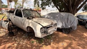 Prefeitura de Cuiabá notifica oficinas e exige liberação de vias públicas ocupadas por veículos