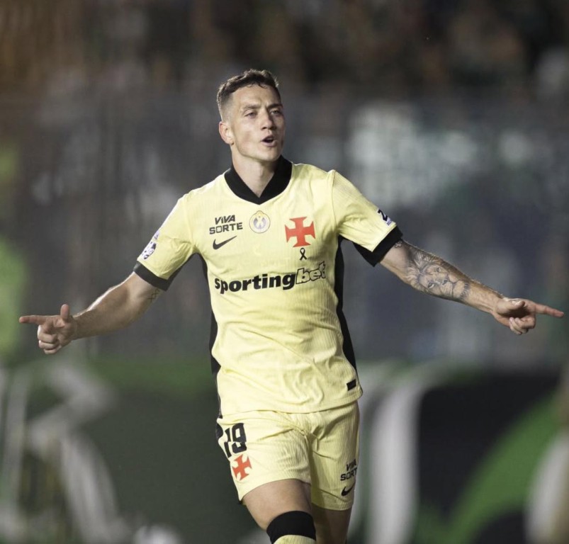 Vasco goleia o Coritiba por 5 a 0 e deixa a zona de rebaixamento