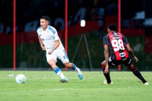 Cruzeiro vence o Vitória por 3 a 1 e se aproxima da zona de classificação à Libertadores