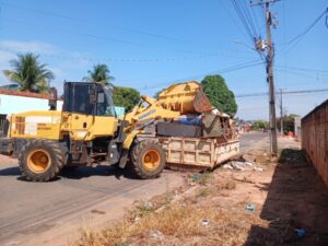 Prefeitura de Sinop recolhe mais de 1,2 mil caçambas de entulho na Operação Cidade Limpa