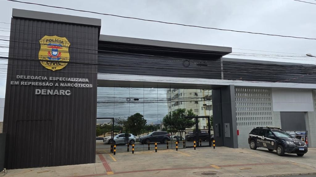 Polícia Civil cumpre 26 ordens judiciais contra grupo criminoso envolvido com tráfico e lavagem de capitais