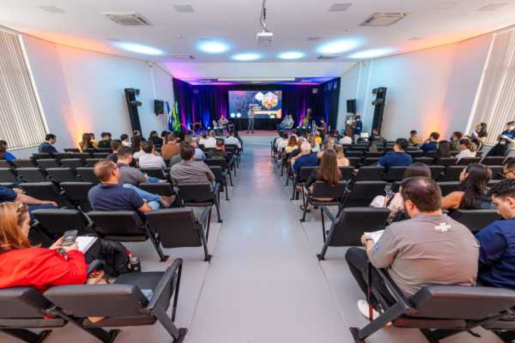 Lucas do Rio Verde reúne região para discutir o futuro das cidades inteligentes