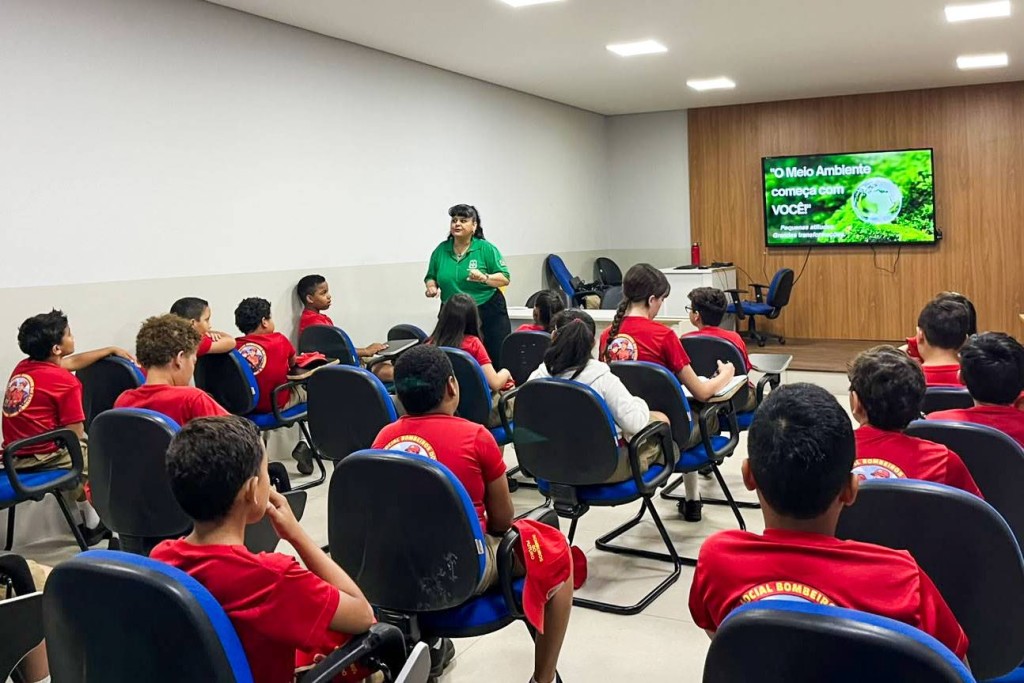 Palestra ambiental orienta crianças sobre sustentabilidade e proteção animal em Várzea Grande