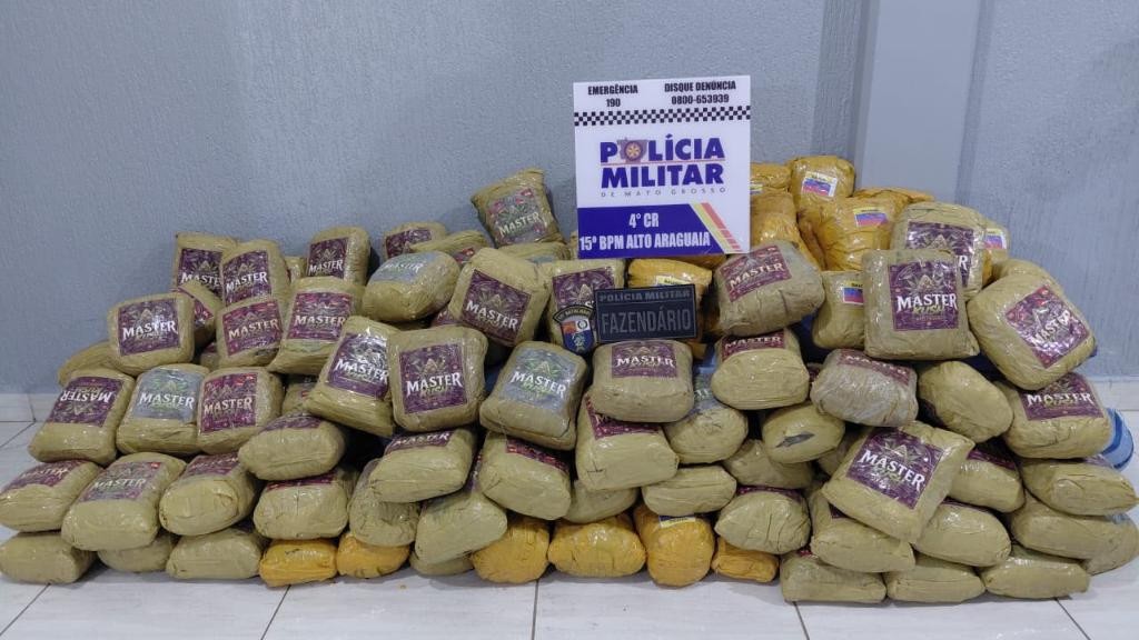 Polícia Militar apreende super maconha escondido em carga de milho em Alto Araguaia