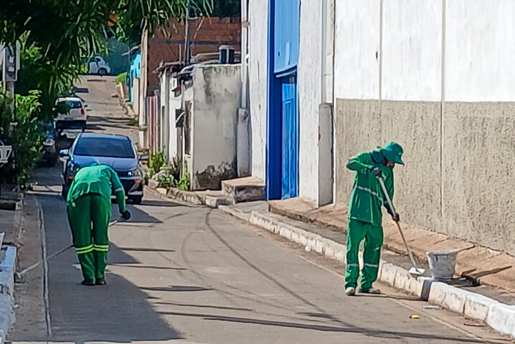 VG em Ação reforça limpeza e zeladoria em bairros e avenidas de Várzea Grande nesta quarta-feira (21)