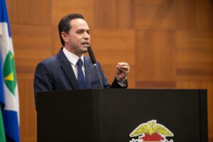 Diego Guimarães defende Cartão Material Escolar para beneficiar 300 mil alunos e fortalecer o comércio nas cidades