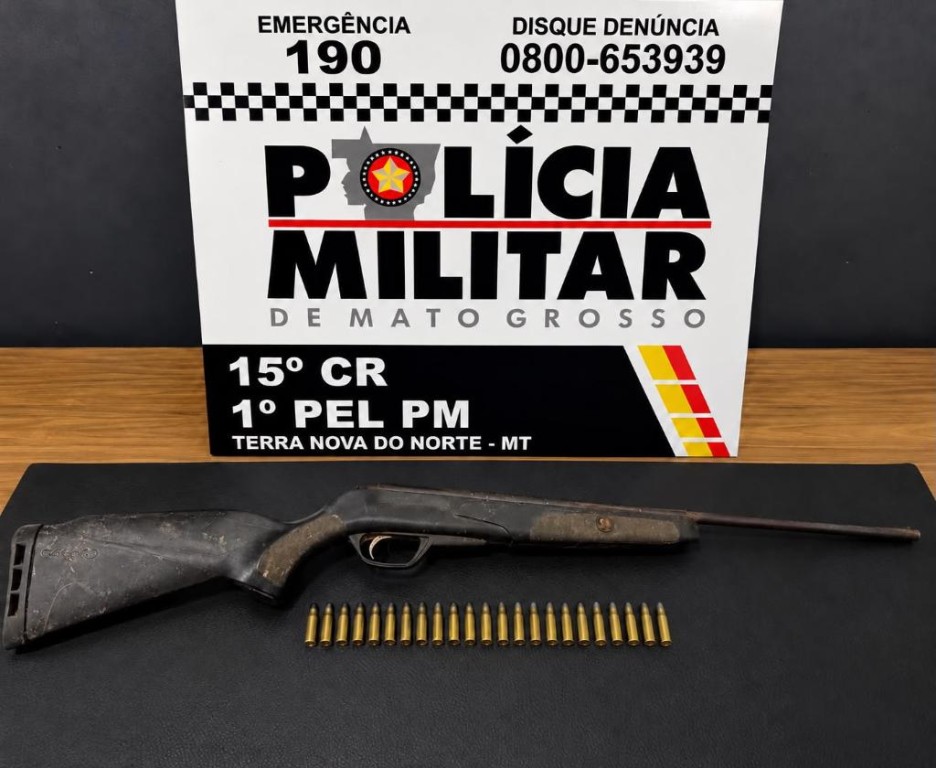 Polícia Militar prende homem por violência doméstica e apreende arma de fogo em residência
